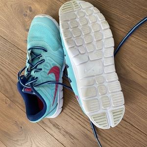 Nike Flex Running Shoe size 3 in teal/pink